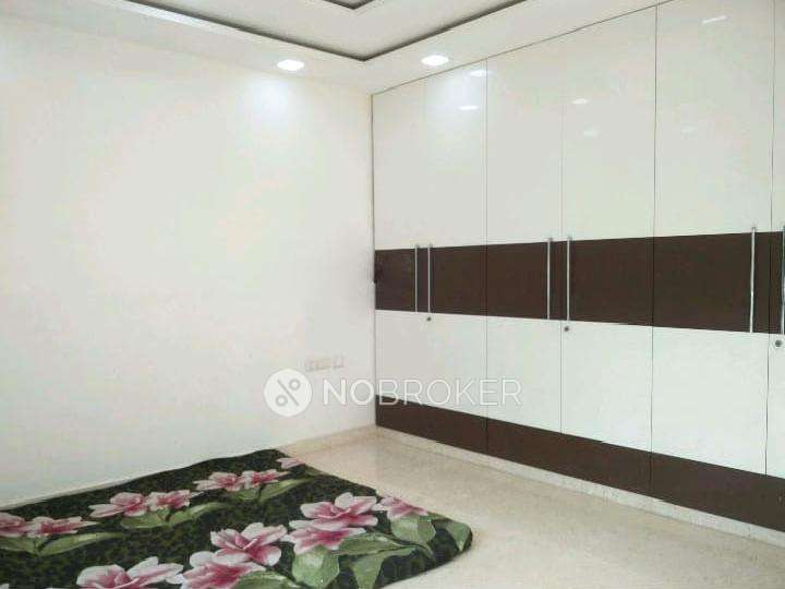 4+ BHK House In Apartment For Sale  In Punjabi Bagh