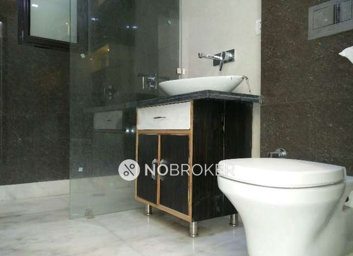 4+ BHK House In Apartment For Sale  In Punjabi Bagh