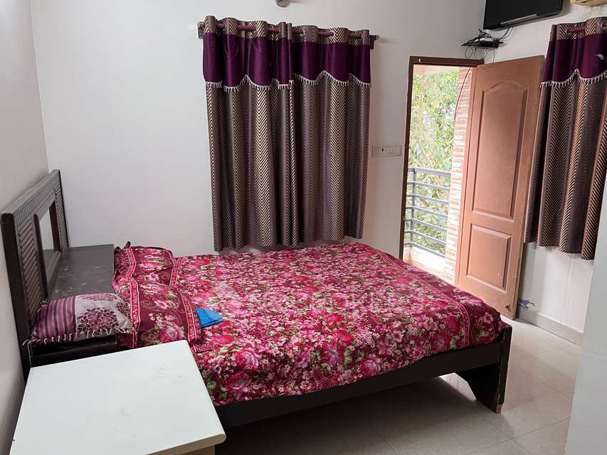 PG for Boys in Valasaravakkam