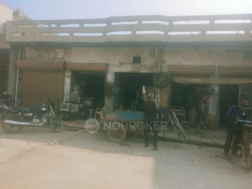 Godown/Warehouse in Tila More, Ghaziabad for Rent 