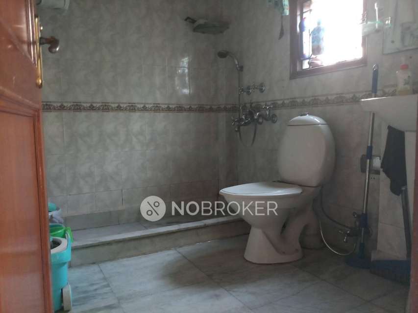 3 BHK Flat In Apartment For Sale  In Kalkaji