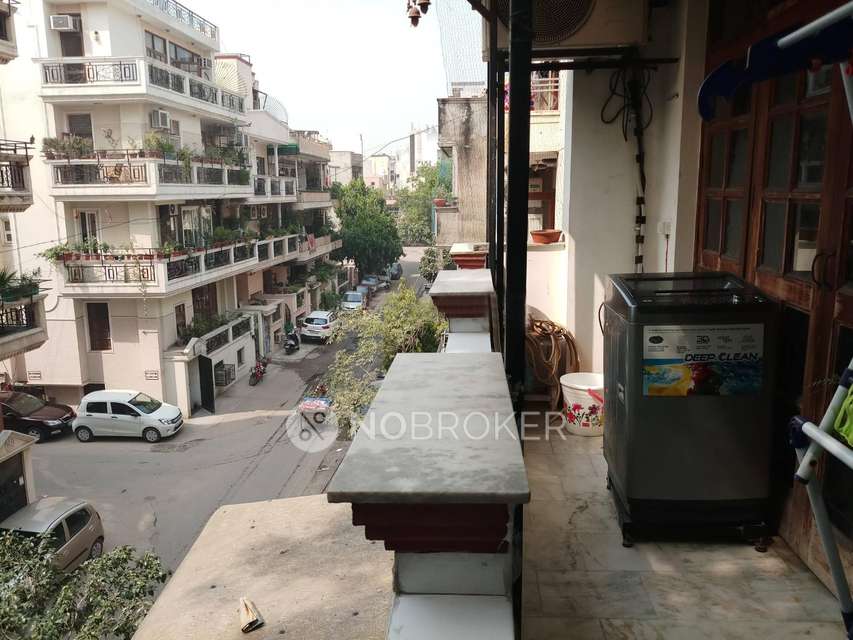 3 BHK Flat In Apartment For Sale  In Kalkaji