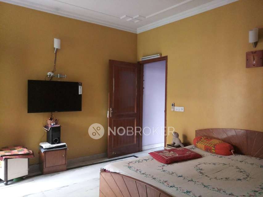 3 BHK Flat In Apartment For Sale  In Kalkaji