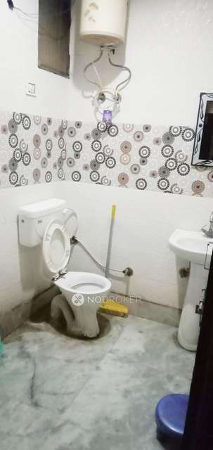 2 BHK Flat For Sale  In Mohan Garden