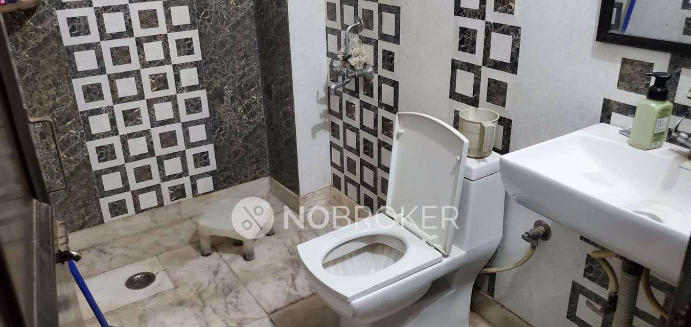 4 BHK Flat In Standalonde Building  For Sale  In Sita Ram Bazar, Chandni Chowk