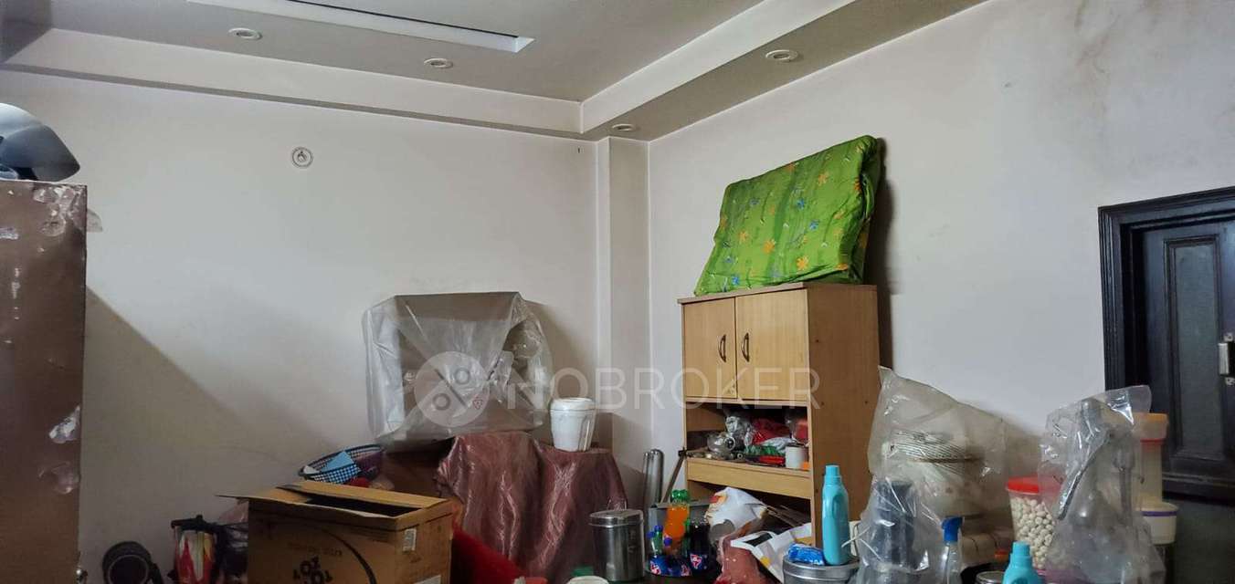 4+ BHK Flat In Standalonde Building  For Sale  In  Chawri Bazar