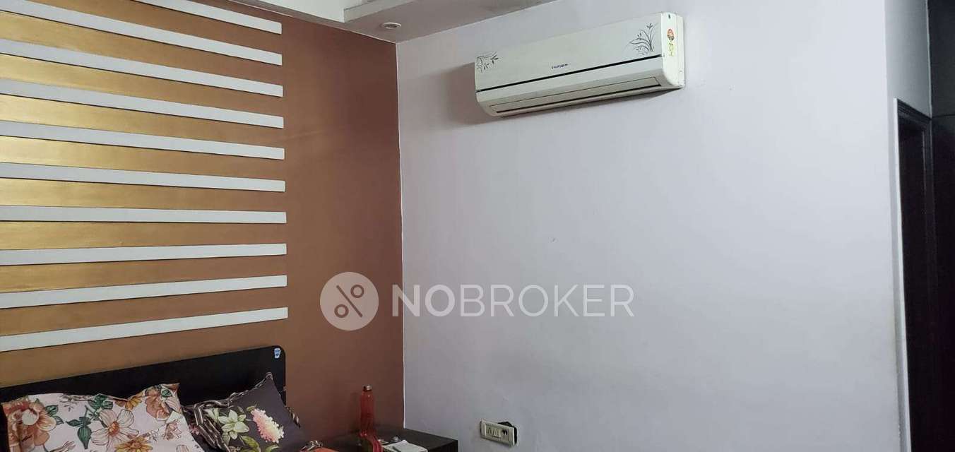 4+ BHK Flat In Standalonde Building  For Sale  In  Chawri Bazar