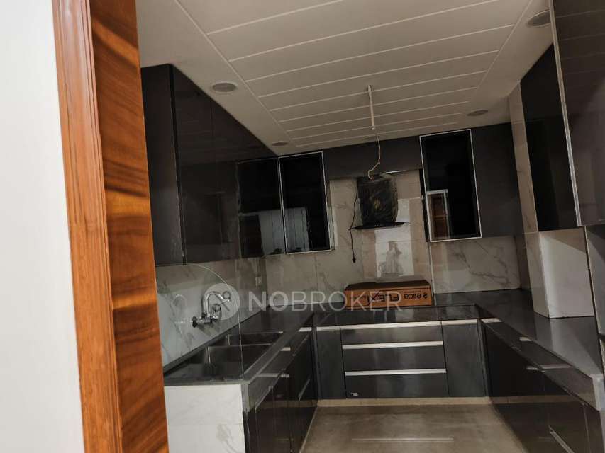 4 BHK Flat For Sale  In Shakti Nagar