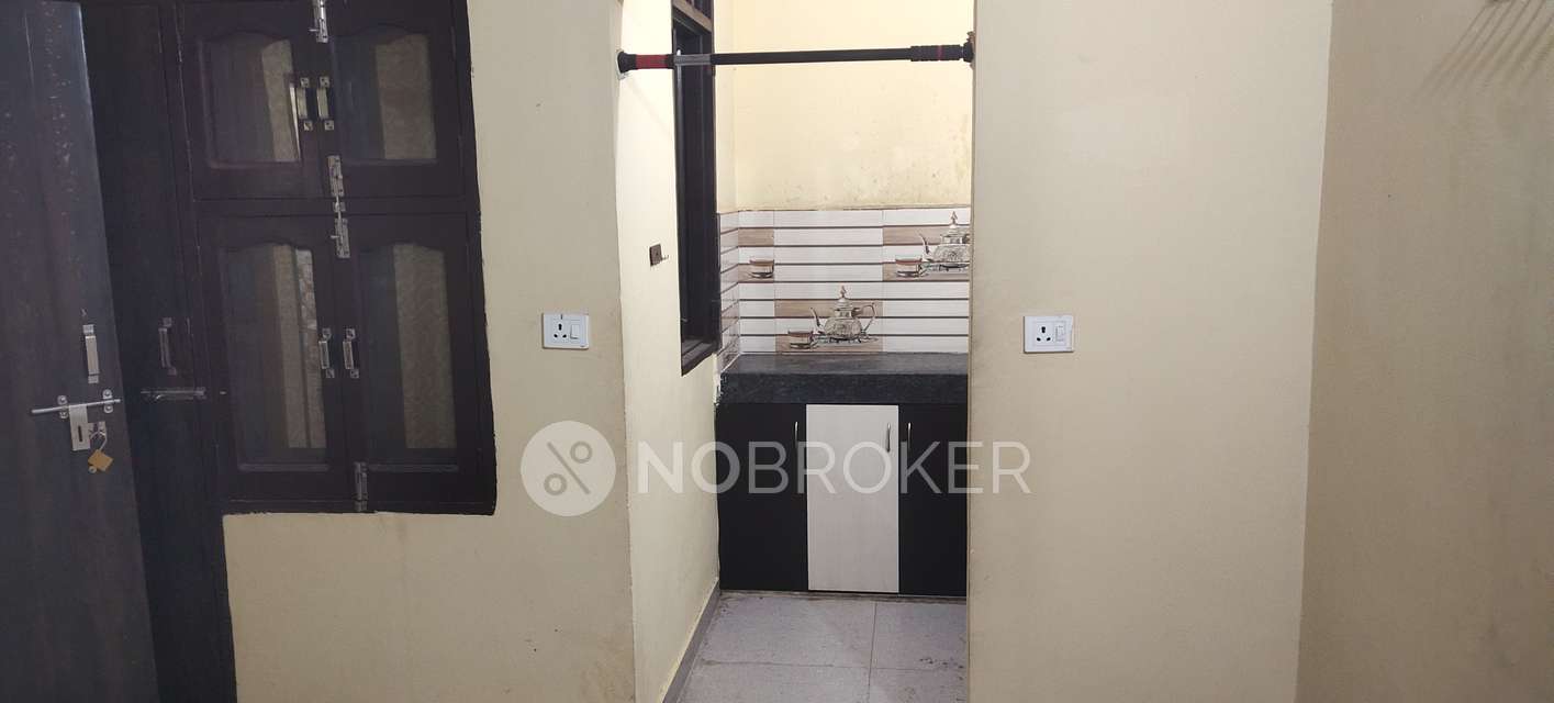 1 RK House for Rent  In Sector 37