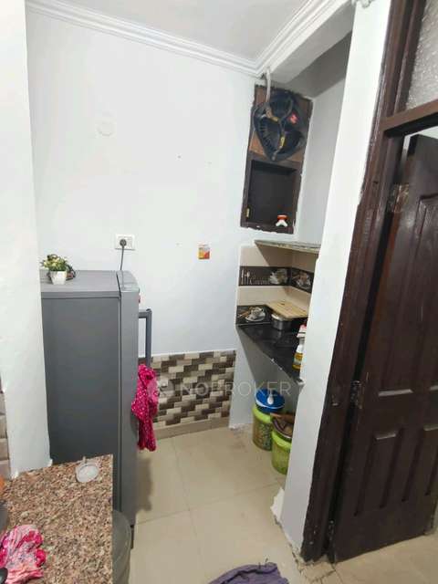 1 BHK Flat In Tyagi Apartment, Chattarpur. Reg Flat. Loan Available For Sale  In Ramleela Chowk