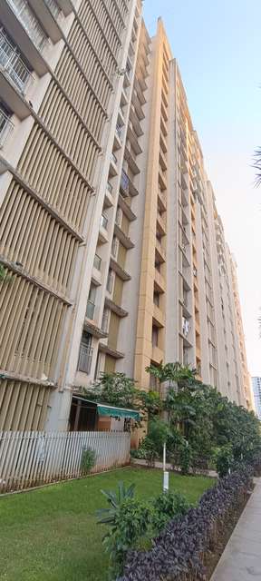3 BHK Flat In Lodha Aqua For Sale  In Mira Road