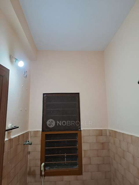 2 BHK Flat In Arunachala Apartment, Virugambakkam For Sale  In Kk Nagar West