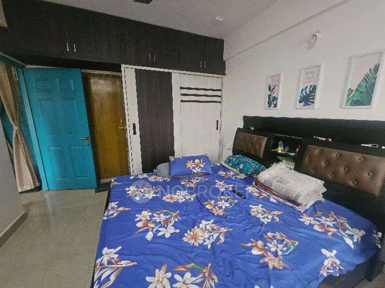 2 BHK Flat In Slv Crystal For Sale  In Akshayanagar