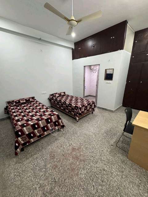 PG for Anyone in Amity University Noida Gate No. 3