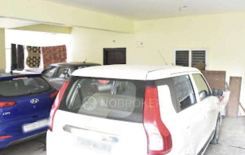 4+ BHK Flat For Sale  In Kukatpally