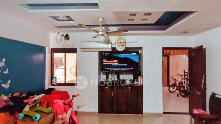 2 BHK Flat In Akashganga Complex Kavesar For Sale  In Kavesar