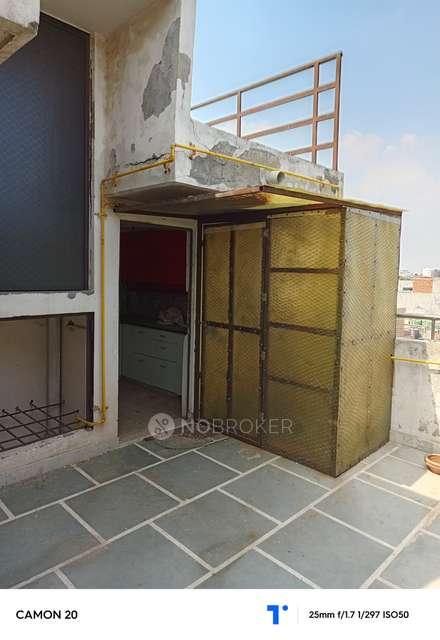 2 BHK Flat For Sale  In Shahdara