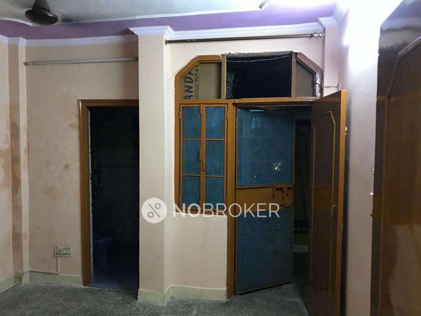 2 BHK Flat For Sale  In Dilshad Colony