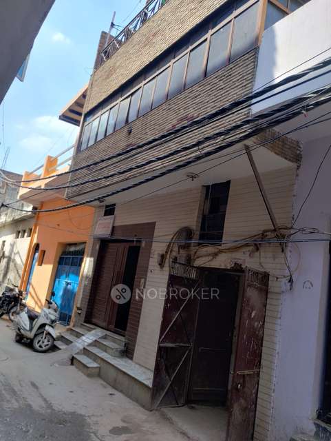 4+ BHK Flat For Sale  In Laxmi Park Nangloi