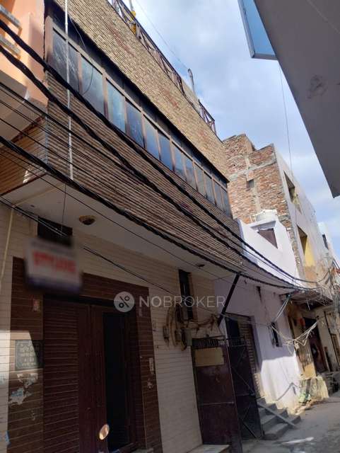 4+ BHK Flat For Sale  In Laxmi Park Nangloi