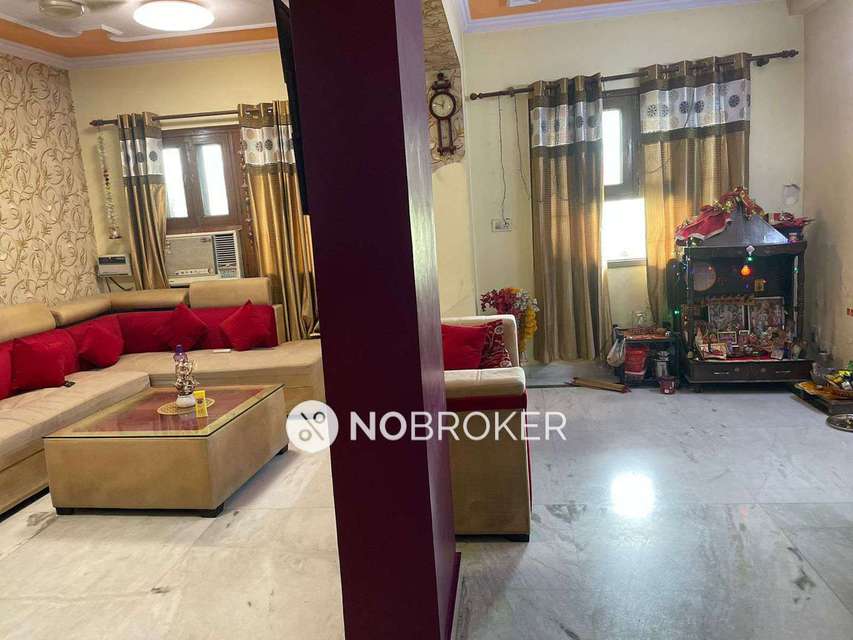 1 BHK Flat In Standalone Building  For Sale  In  West Vinod Nagar