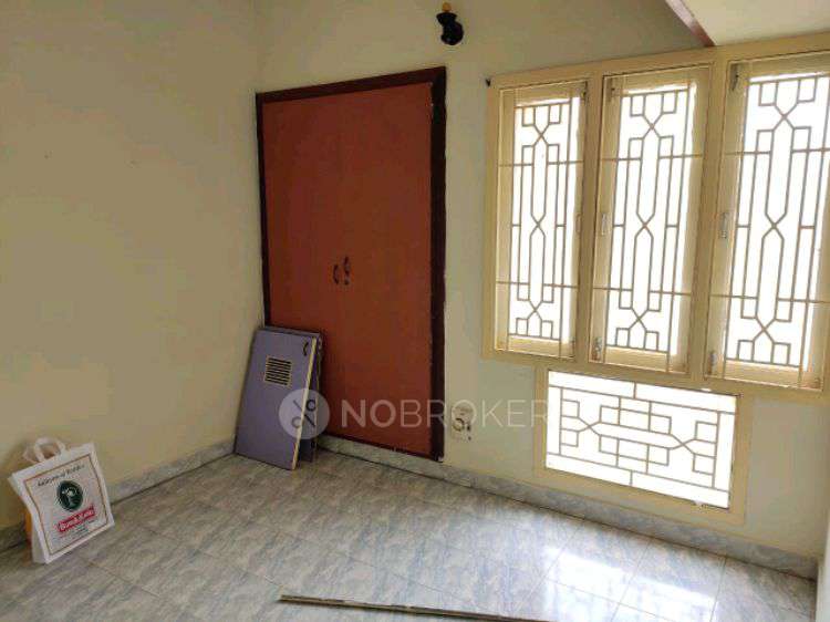 2 BHK Flat In Janakiram Apartments for Rent  In Janakiram Apartments