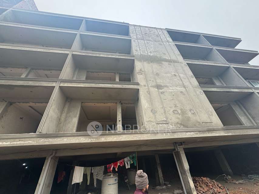 3 BHK Flat In Jaunapur For Sale  In Radhey Mohan Drive