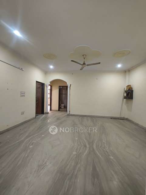 3 BHK Flat In Apartments For Sale  In Param Puri, Uttam Nagar