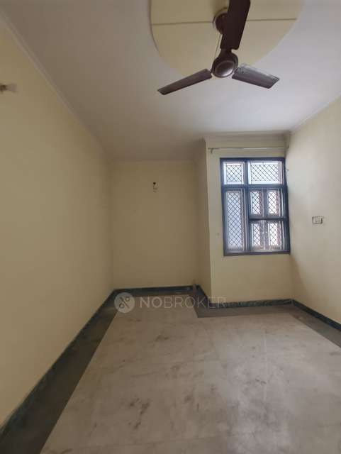 3 BHK Flat In Apartments For Sale  In Param Puri, Uttam Nagar