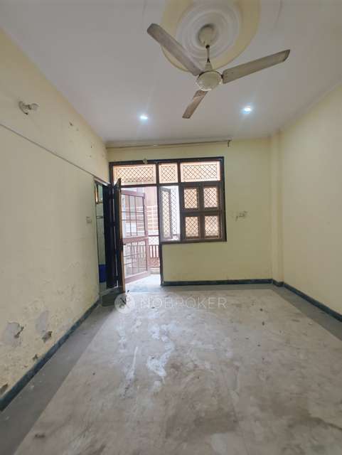 3 BHK Flat In Apartments For Sale  In Param Puri, Uttam Nagar