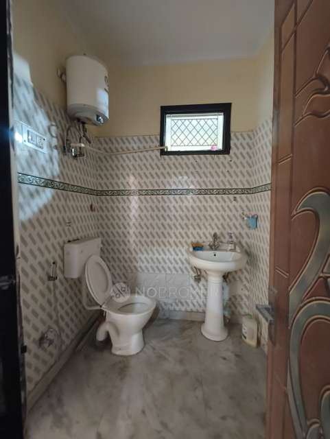 3 BHK Flat In Apartments For Sale  In Param Puri, Uttam Nagar