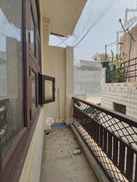 3 BHK Flat In Apartments For Sale  In Param Puri, Uttam Nagar