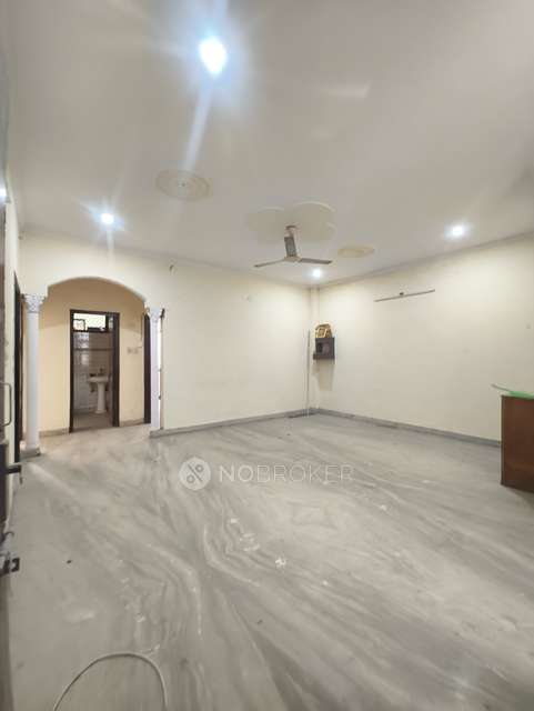 3 BHK Flat In Apartments For Sale  In Param Puri, Uttam Nagar