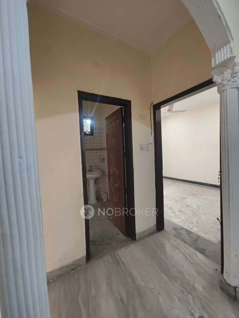 3 BHK Flat In Apartments For Sale  In Param Puri, Uttam Nagar