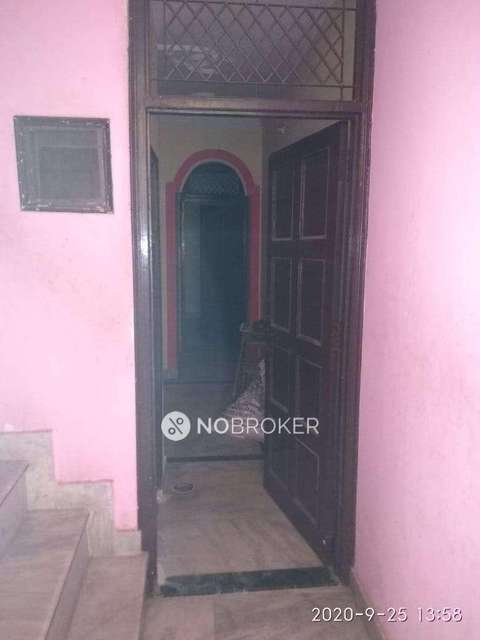 4 BHK Flat In Standalone Building  For Sale  In Vinod Nagar North