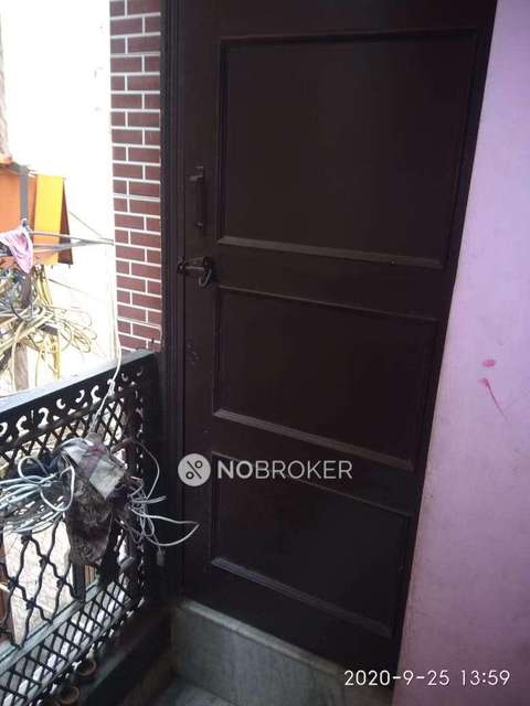 4 BHK Flat In Standalone Building  For Sale  In Vinod Nagar North