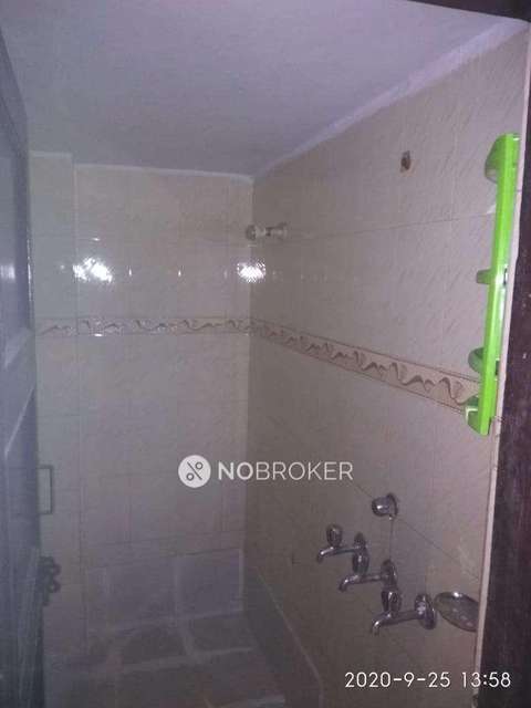 4 BHK Flat In Standalone Building  For Sale  In Vinod Nagar North