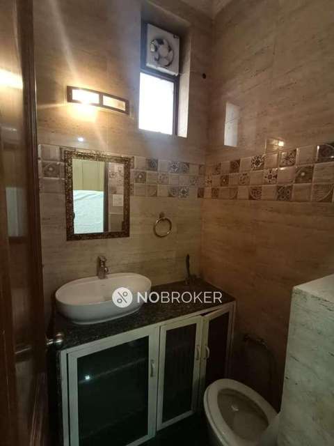 4 BHK Flat In Standalone Building  For Sale  In Lajpat Nagar