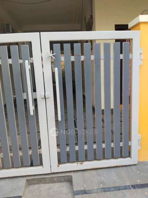 4+ BHK Flat For Sale  In Alwal