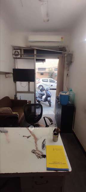 Shop in Ramesh Nagar, Delhi for Rent 