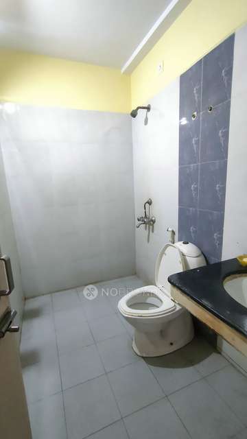 2 BHK Flat In Yuga Kalpataru For Sale  In  Koyambedu