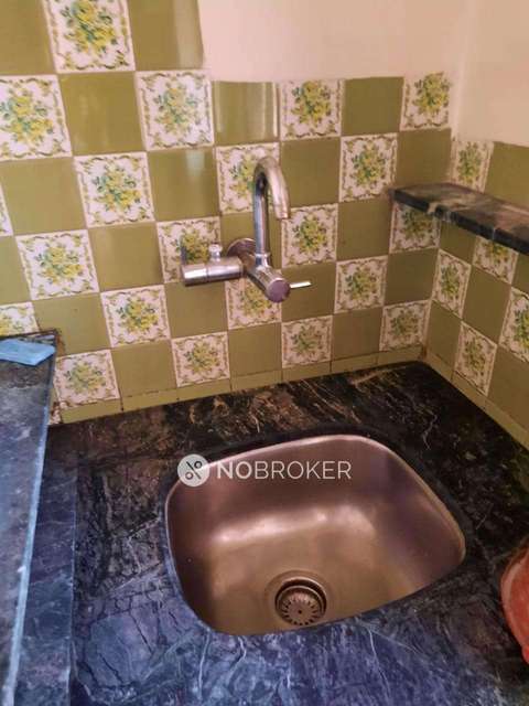 1 BHK Flat In Vinay Apartments For Sale  In Lower Parel