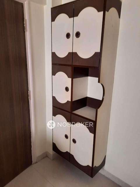 1 BHK Flat In Vinay Apartments For Sale  In Lower Parel