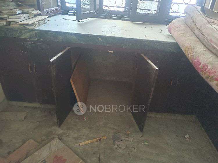 2 BHK Flat for Rent  In Razapur Khurd