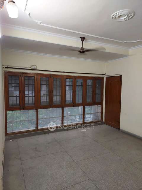 2 BHK Flat In Dda Sfs Flats Cat Ii, Dwarka, Sector 2, Pocket 1 For Sale  In Dda Flats