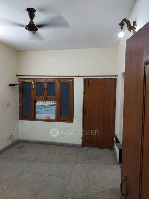 2 BHK Flat In Dda Sfs Flats Cat Ii, Dwarka, Sector 2, Pocket 1 For Sale  In Dda Flats