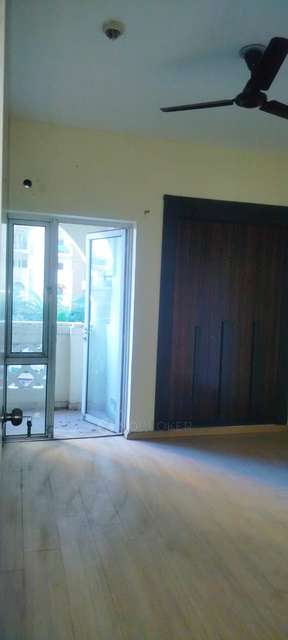 3 BHK Flat In Dlf Capital Greens Phase 3 For Sale  In Moti Nagar