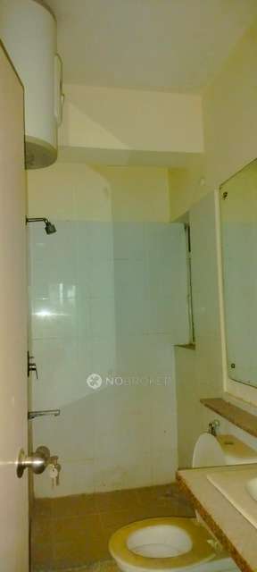 3 BHK Flat In Dlf Capital Greens Phase 3 For Sale  In Moti Nagar