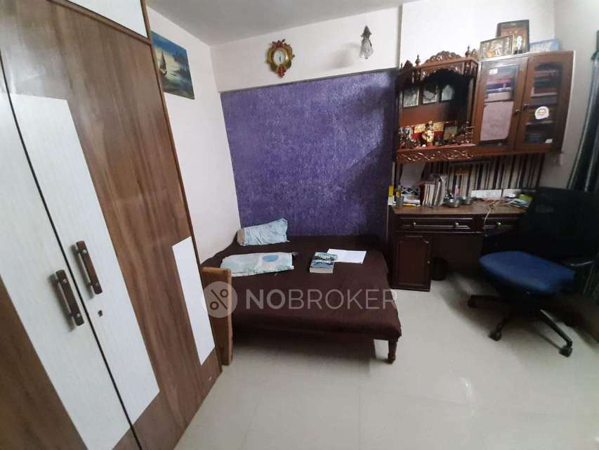 2 BHK Flat In Stalag Seventeen Co-operative Housing Society for Rent  In Chembur