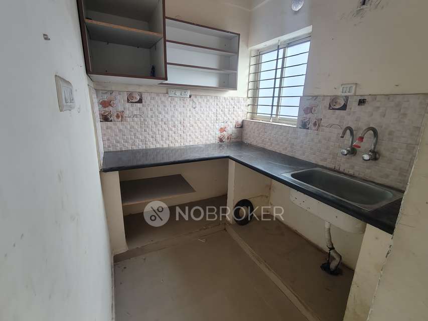 2 BHK Flat In Prabhavathi Paramount  For Sale  In Electronic City